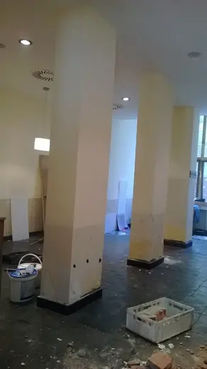 Místo a původní stav - rekonstrukce fastfood provozovny Brno, Česká