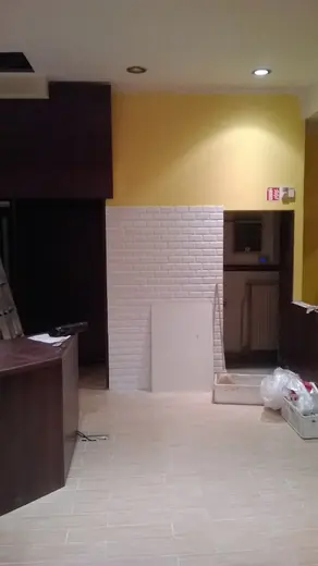 Obklady, dlažby a schody - rekonstrukce fastfood provozovny Brno, Česká