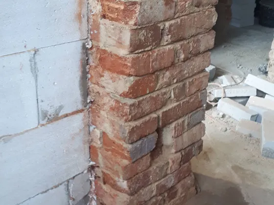 Součástí realizace byly i související zásahy na objektu.