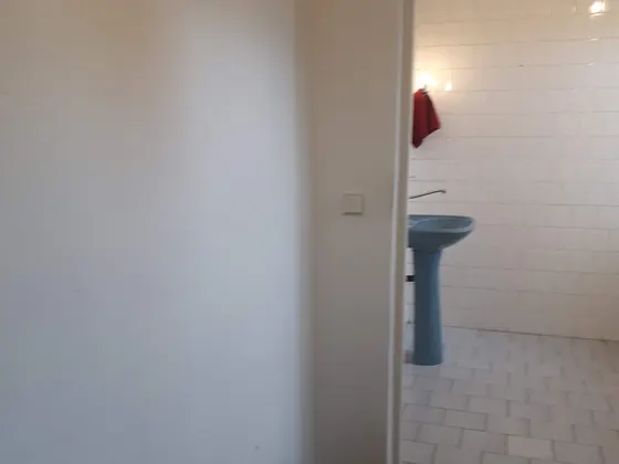 Původní stav koupelny před zahájením kompletní rekonstrukce.