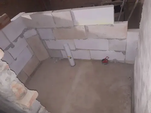 Stavební příprava prostoru závěsného WC a odpadního potrubí.