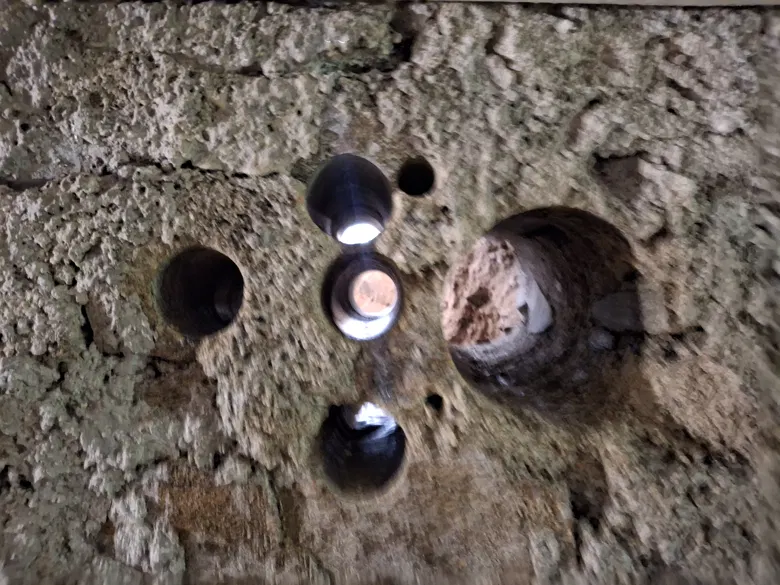 Detail dokončených kruhových prostupů.